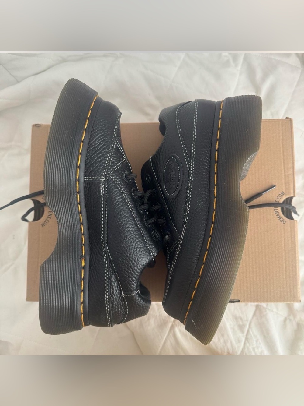 Buzz 5 eye doc martens